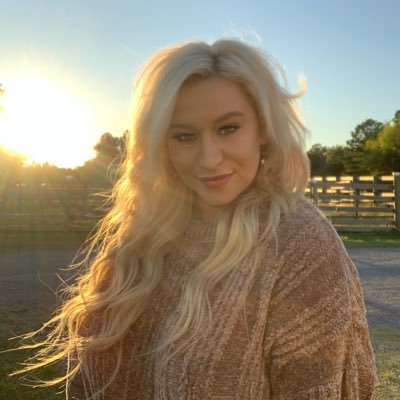 Profile Picture of Candice Moses (@candicearmstron) on Twitter