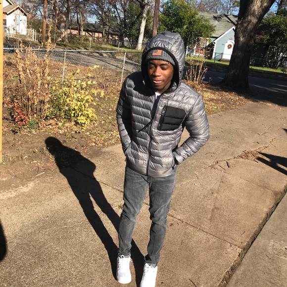 Profile Picture of Justin Luckey (@kuckdawg44) on Poshmark