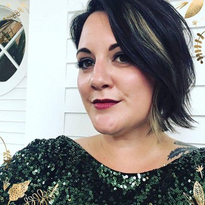 Profile Picture of Veronica Gracia-Wing (@Veronica_Gracia) on Twitter