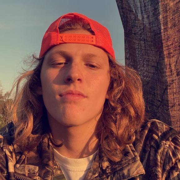 Profile Picture of Garrett Fields (@garrett_fields) on Poshmark