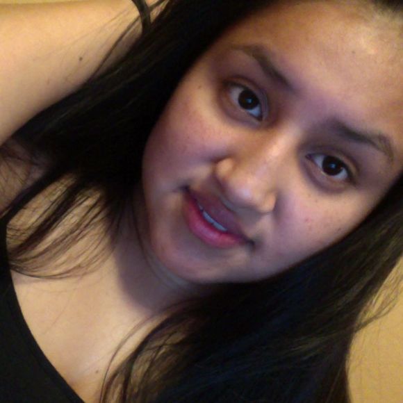 Profile Picture of Veronica Tomas (@veroaguilar10) on Poshmark