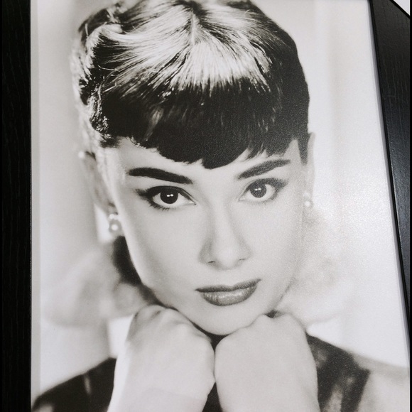Profile Picture of Hannah Kerns (@owlgirl89) on Poshmark