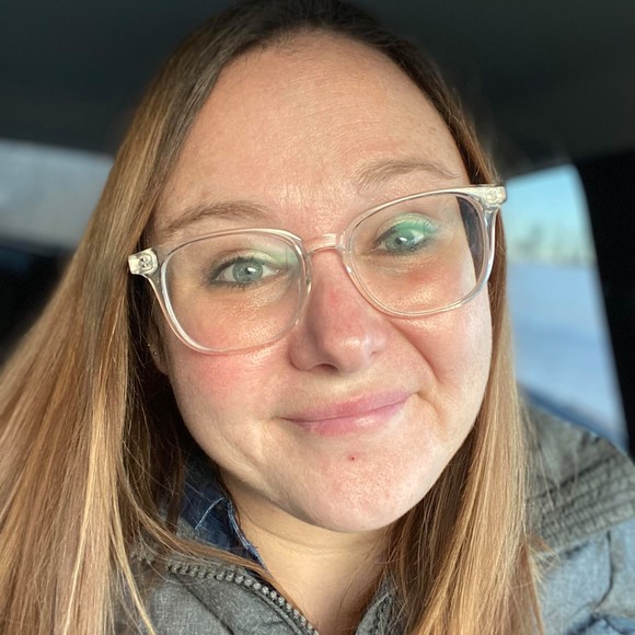 Profile Picture of Arena Kvamme (@akvamme880) on Poshmark