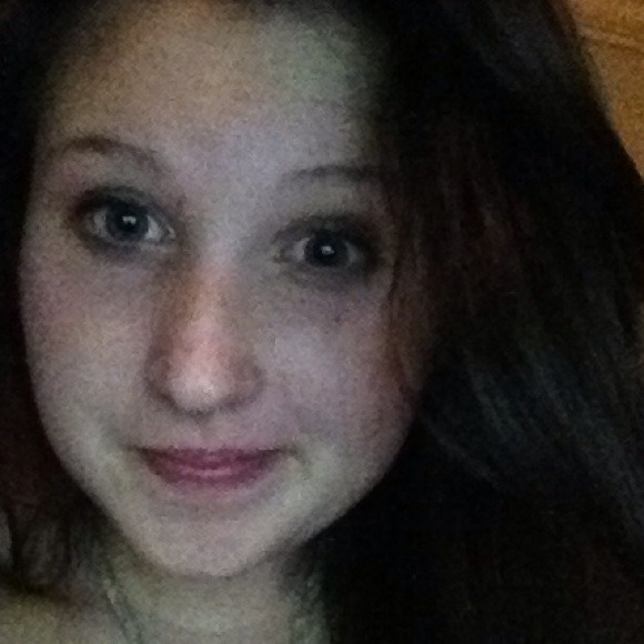 Profile Picture of Payton Teffner (@paypaytef) on Poshmark