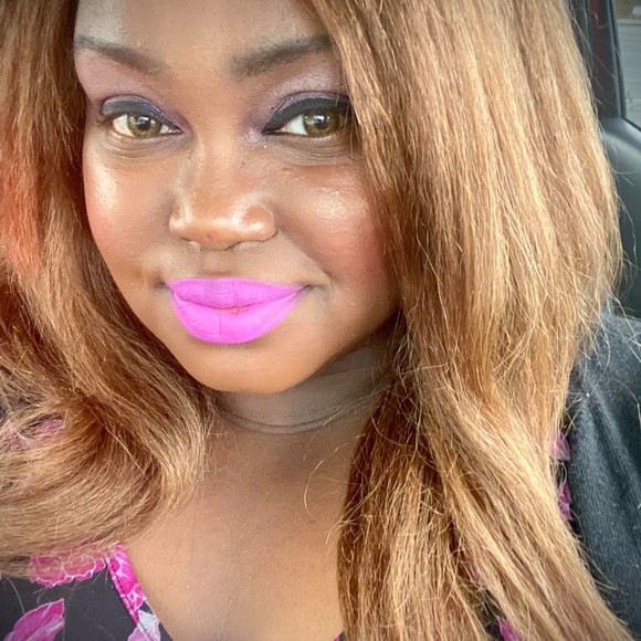 Profile Picture of Delaina Cranfield (@nerdy_n_chique) on Poshmark