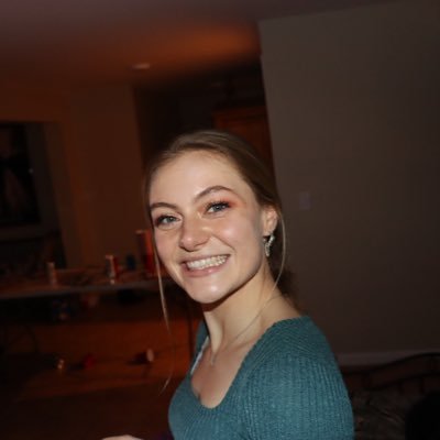 Profile Picture of Emilyon Twitter