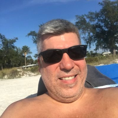 Profile Picture of Davd JOE Griswold (@thegrizzy) on Twitter