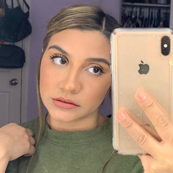 Profile Picture of Dulce Medina (@dulcemedina_r) on Poshmark