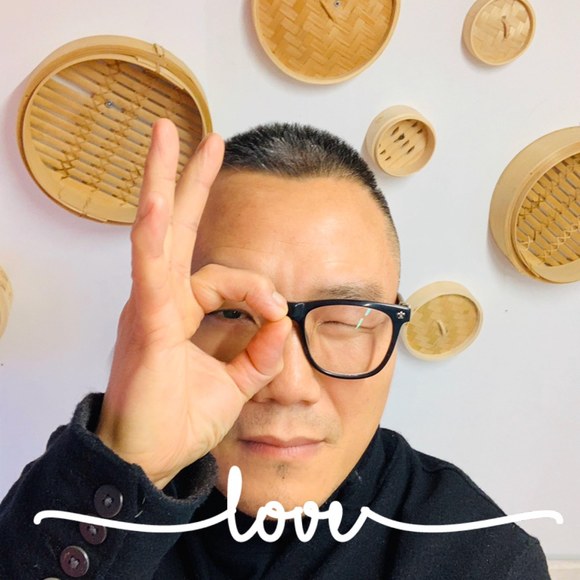 Profile Picture of Chuang Tong (@tong1977) on Poshmark