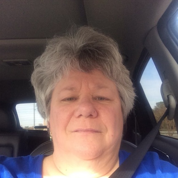 Profile Picture of Colleen Mauler (@colleenclothes) on Poshmark