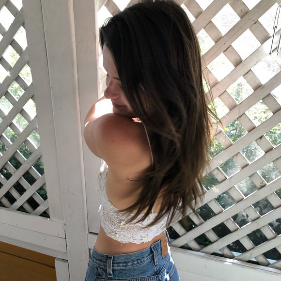 Profile Picture of Annelise Tappe (@atappe) on Poshmark