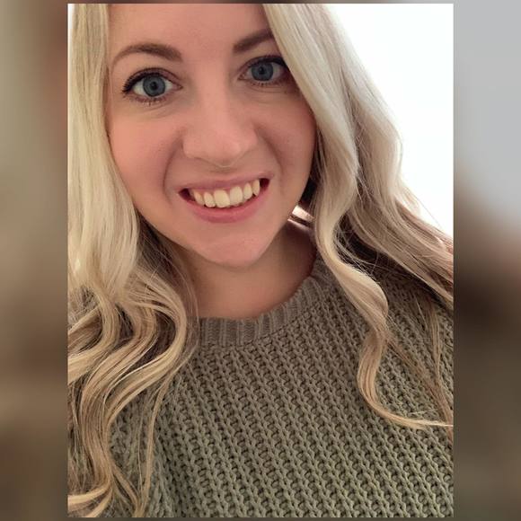 Profile Picture of Miranda Gibble (@mirdaaa7837) on Poshmark