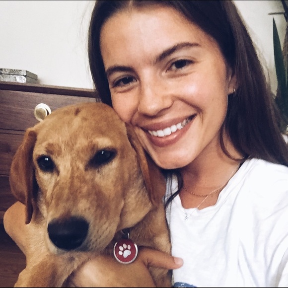 Profile Picture of Hillary Hakman (@hillybarnes) on Poshmark