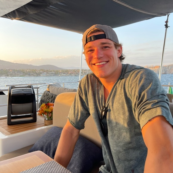 Profile Picture of Mark Rew (@markwhomarkrew7) on Poshmark