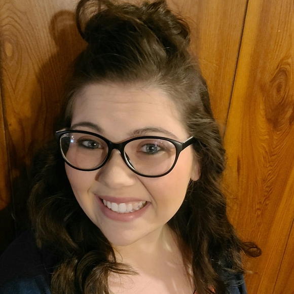 Profile Picture of Caitlin Hatch (@caitlinhatch26) on Poshmark