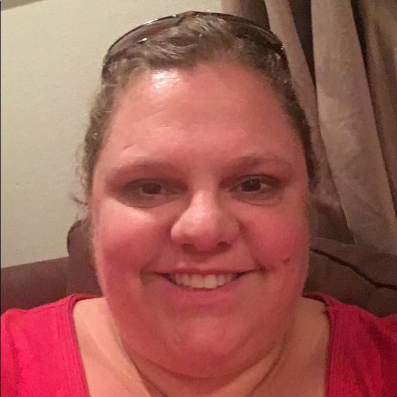 Profile Picture of Shona Ten pas (@bendaknee) on Poshmark