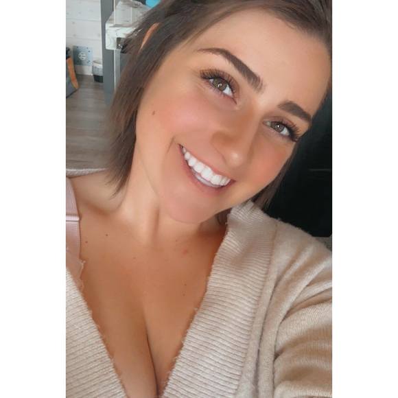 Profile Picture of Sam Bannister (@sam_bannister) on Poshmark