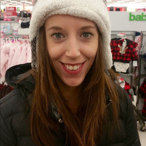 Profile Picture of Kelly Lichtenwalner (@kellyjl113) on Poshmark