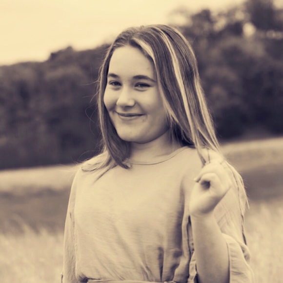 Profile Picture of Skylar Wahrenbrock (@swahrenbrock5) on Poshmark