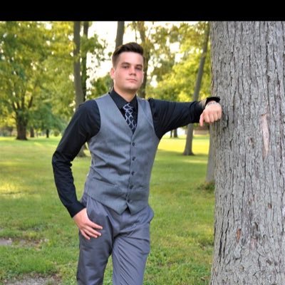 Profile Picture of Andrew Edwards (@Andy_Eddie1422) on Twitter