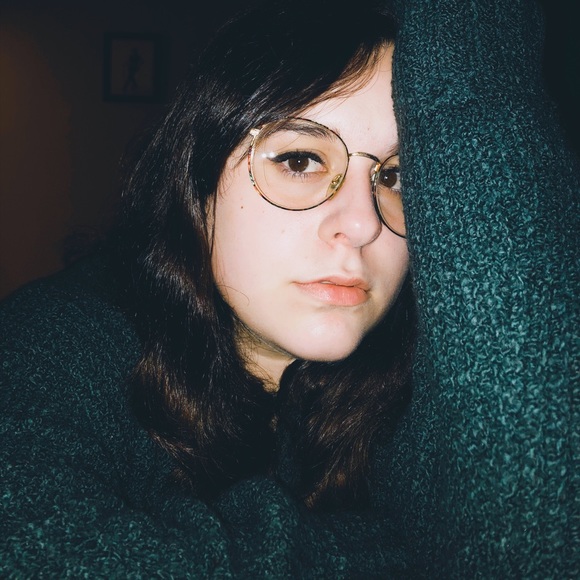 Profile Picture of Sarah Ayuso (@sarah_ayuso) on Poshmark