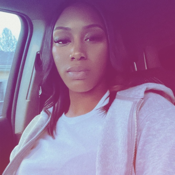 Profile Picture of Shanice Howard (@shanice2023) on Poshmark