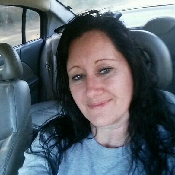 Profile Picture of Casey Thornton (@kcthornton78) on Poshmark