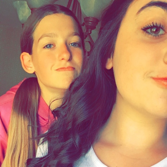 Lindsey Frosch - Poshmark Profile Picture of Lindsey Frosch (@lfrosch) on Poshmark