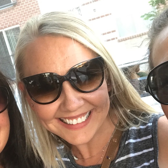 Profile Picture of Amanda Chafin (@achafin82) on Poshmark