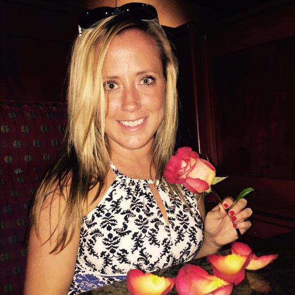 Profile Picture of Jenni Messemer (@jmessemer7) on Poshmark