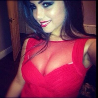 Profile Picture of Mollie (@MollieCarson_) on Twitter