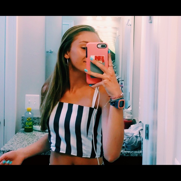 Profile Picture of Mya Fedash (@myafedash) on Poshmark