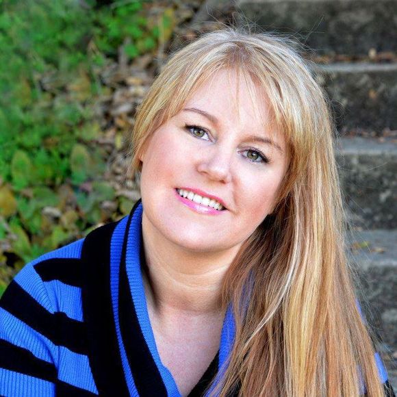 Profile Picture of Natasha Fedosova (@natacalif) on Poshmark