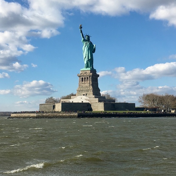 Alexandria Aliotti - Poshmark Profile Picture of Alexandria Aliotti (@aaliotti) on Poshmark