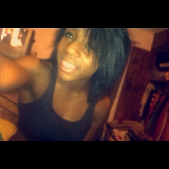Profile Picture of Emmalee Markins (@emmy_baby05) on Poshmark