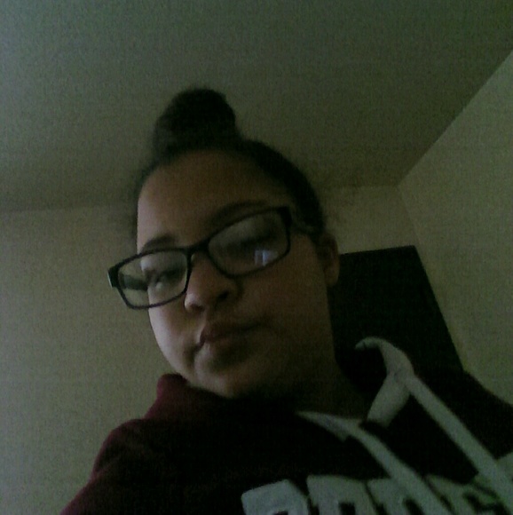 Profile Picture of Nadya Shibley (@prxncessnana555) on Poshmark