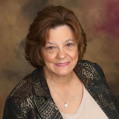 Profile Picture of Linda Demarco (@LDSellsHomes) on Twitter