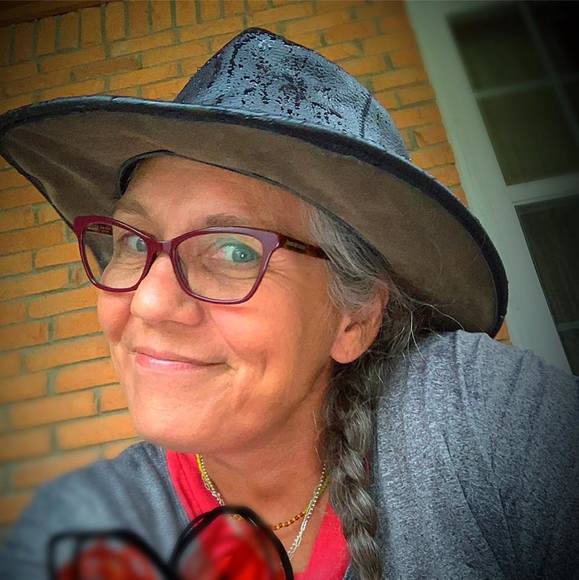 Profile Picture of Jana Barnes (@personaforte) on Poshmark