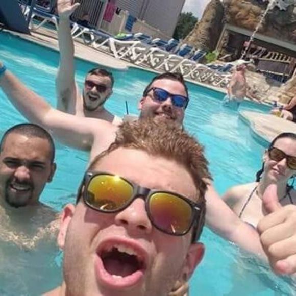 Profile Picture of Amy Misenhimer (@aye_me) on Poshmark