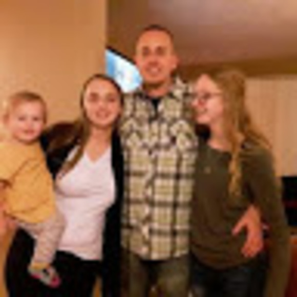 Profile Picture of Richard Hoskins (@richardhoskins) on Poshmark