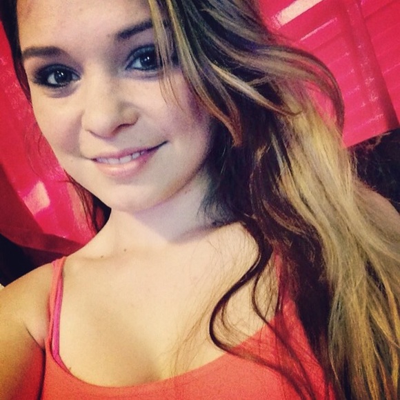 Profile Picture of Aleigha Agent (@the_agent) on Poshmark