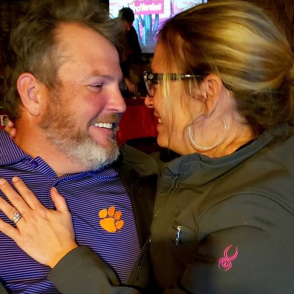 Profile Picture of Lori Jarrett (@lorijarrett) on Poshmark