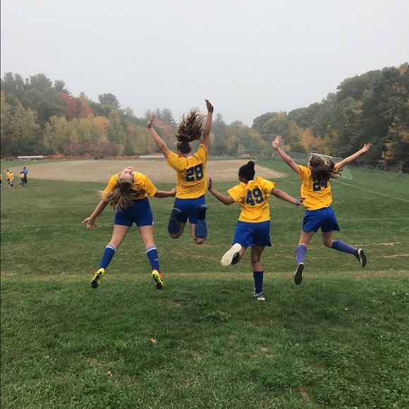 Profile Picture of Gabrielle Critchett (@gabbycritchett) on Poshmark