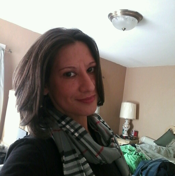 Profile Picture of Michele Napoleone (@michelenap) on Poshmark