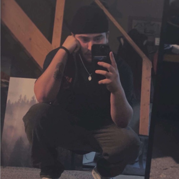 Profile Picture of Devin Costello (@astrosfuneral) on Poshmark