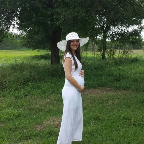 Profile Picture of Kylee Swain (@lilpinkmousie) on Poshmark