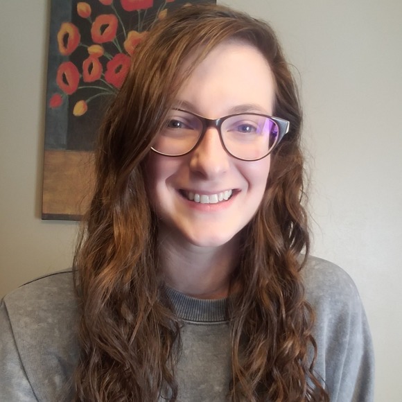 Profile Picture of Kayla Perlove (@kaylap223) on Poshmark