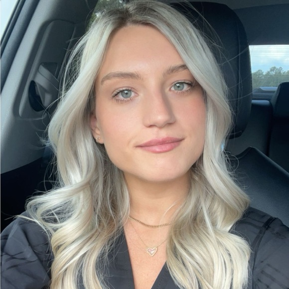 Profile Picture of Mackenzie Strange (@kenzstrange) on Poshmark