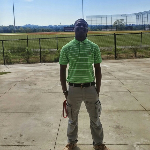 Profile Picture of Jarib Beazer (@oop732) on Poshmark