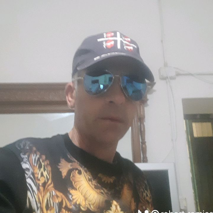 Profile Picture of Robert romică (@robert.romica2) on Tiktok